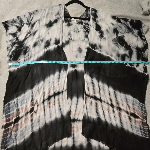 WOVEN HEART Black White Tie-Dye Kimono Beach Cover Up Raw Hem One Size - Picture 13 of 14